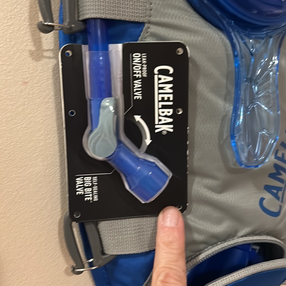 NWT, CamelBak unbottle, insulated hydration Reservoir, 2 L - Picture 3 of 9